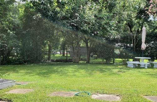 Brookhollow Apartamento | Studio Apartment Close to Galleria
