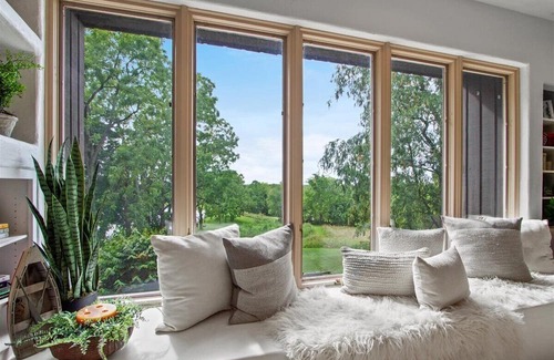 Tipp City Complejo | Harmony Farm Modern Loft Nature Retreat. Waterfront views w/ resort amenities!