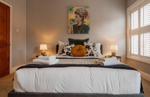 Hoole Casa | Stylish 3 bedroom home in trendy Hoole - Sleeps 6