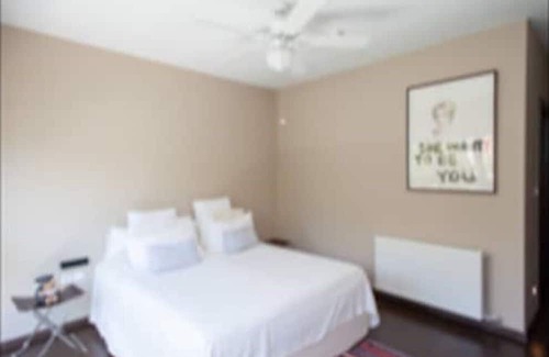 Khalandrion Apartamento | Art Collection apartment with garden