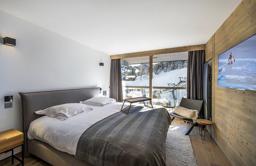 Courchevel Villa | Apartment Un - Four Bedroom Villa, Sleeps 10