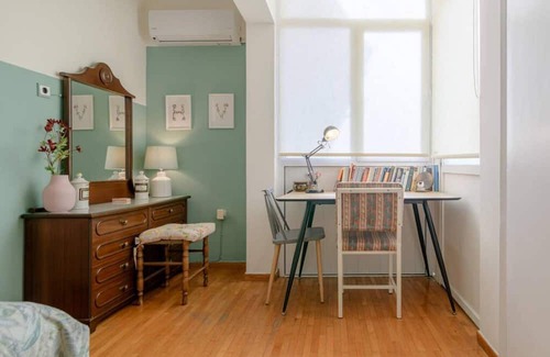 Filopappou Apartamento | Comfy & Sunny flat w/h balcony@center up to 8ppl