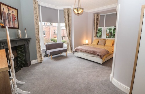 Carlisle Cabaña | 22 CHATSWORTH SQUARE, family friendly, with hot tub in Carlisle