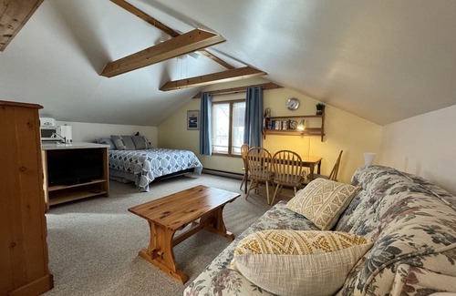 Southampton Cabaña | The Loft at The Beach House Southampton - Unique Studio Apartment close to Beach