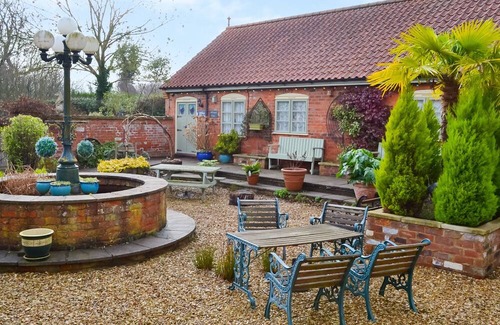 Grimsby Cabaña | 2 bedroom accommodation in Tetney, near Cleethorpes