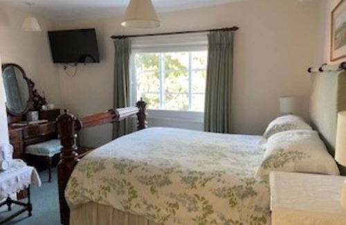 Broadwas Otro | Self catering wing in Regency farmhouse close to the magnificent Malvern Hills
