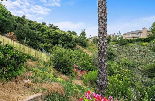 West Covina Casa | Hillside Retreat on Easthills Dr #41742