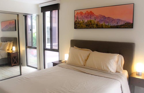 Manoa Condominio | Modern + Futuristic 2 Bed|2 Bath|2 Parking Hawaii Fortress with Massive Lanai