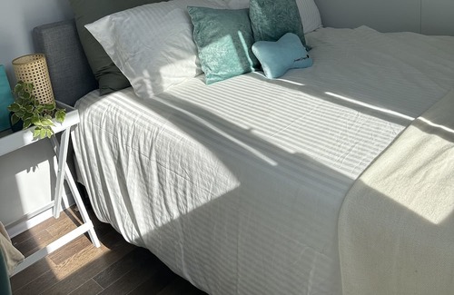Monterey Casa | Beach Serenity 1- Close to the beach and public transport only 20mins from city