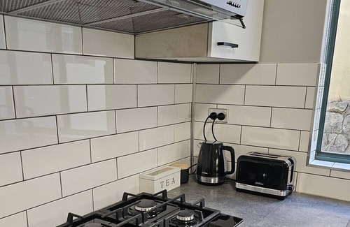 Connolly Casa | Golfers Getaway. Newly renovated home backing right on to the golf course.
