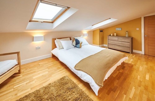 Sutton-in-Ashfield Casa | Host & Stay | The Willows