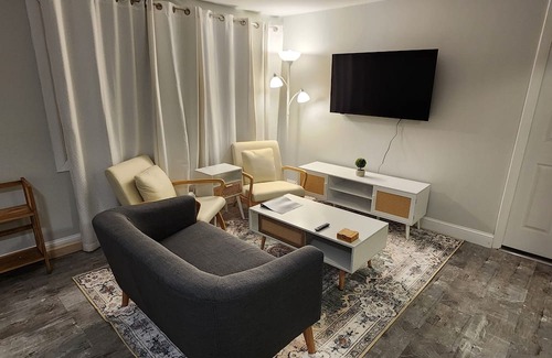 Hamden Condominio | Welcoming & Clean Condo near Hamden Shopping