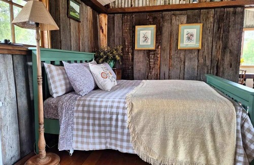 New Buildings Cabina | Immerse your self in the wild. In a secluded cabin on 100 acres of native forest