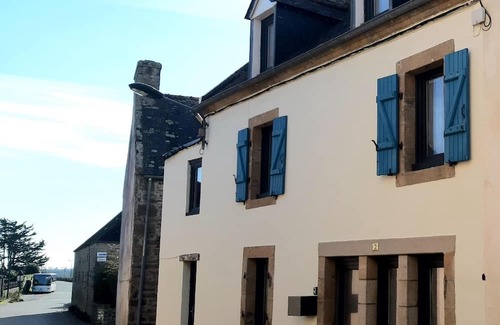 Poullan-sur-Mer Casa | Holiday house Poullan sur Mer for 2 - 6 persons with 3 bedrooms - Row house