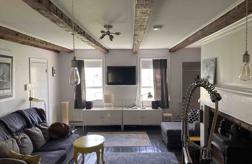 Oak Hill Otro | Farmhouse w/ Dance Studio & Pond in NE Catskills. Near Windham, Peace & Quiet!