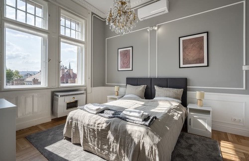 Csarnok negyed Apartamento | 3 BR Classical Apartment With a Modern Touch