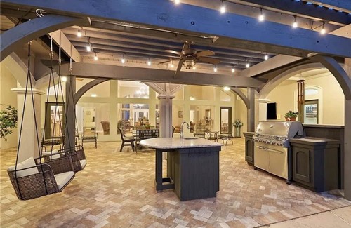 Cecil Casa | King Ranch Equestrian River Valley Estate, conveniently located off Hwy I-40!