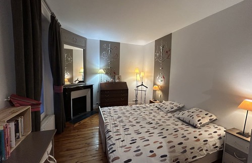 Asnieres-sur-Seine Casa | Proche des Sites Paris Jo24, Maison Calme, Barbecue et Salon de Jardin au Soleil