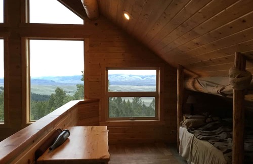 Granite County Cabina | Experience solitude in sunsets on 25 acres with stunning view. Fishing too!
