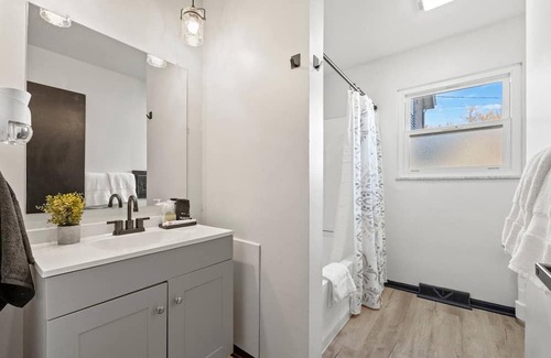 Saint Marys  Allen County Casa | Fun Modern House Near Downtown and Parks