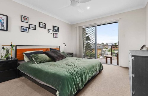 Tugun Casa | Relaxed Coastal Getaway