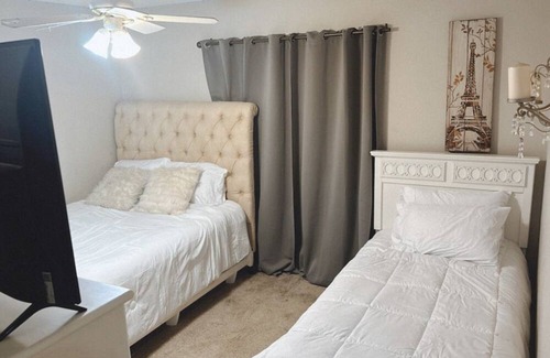 Rhodes Ranch Casa | Luxury Entire House off 215 Freeway & Durango Southwest - Family & Pet Friendly