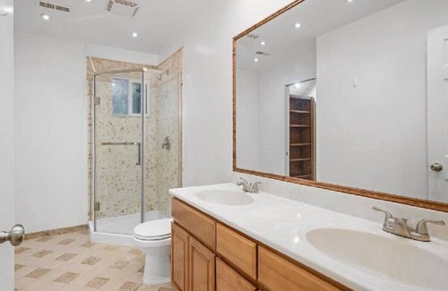 Pacheco Casa | Cozy Private Bedroom in Prime Location