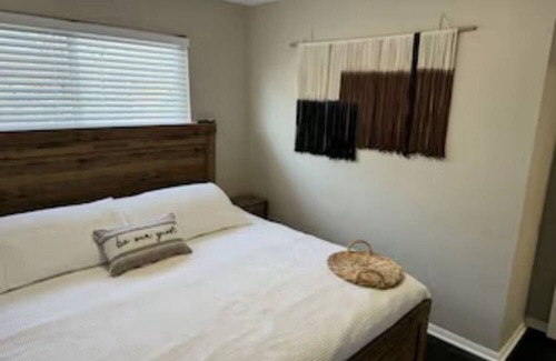 Fairview Park Apartamento | Charming new 2-bedroom apartment with AC and WiFi in lovely Fairview Park