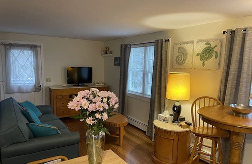 Northwest Harwich Apartamento | Adorable Newly Renovated Cape Cod Cozy Apartment.