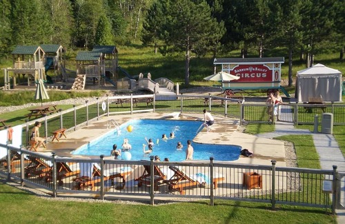 Labelle Chalet De Esquí | Blueberry Lake Resort - Waterfront Cottage 5 Bedrooms / Kayaks/Pool/Hot Tub