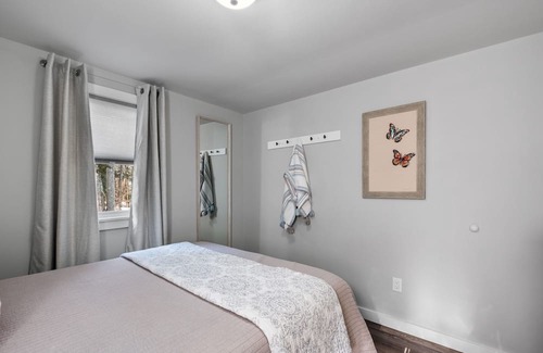 Bradford Cabaña | Riptide Cottage: 1 Bed 1 Ba, Private Pond