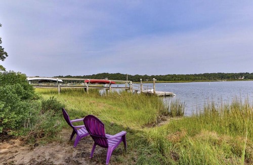 Summersea Casa | On the water with water view! Summersea on Ockway Bay at the end of a cul-de-sac