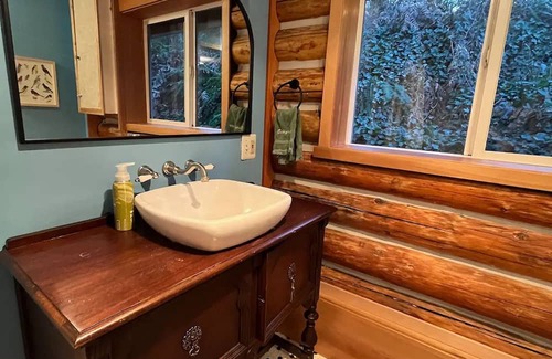 Kalama Cabina | Cozy Cabin on the River
