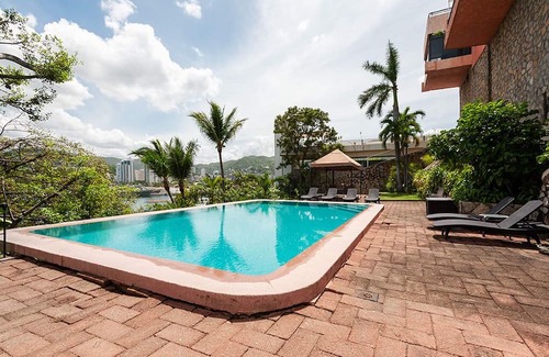 Playa Guitarron Casa | Spacious and Beautiful Beach House in Las Brisas