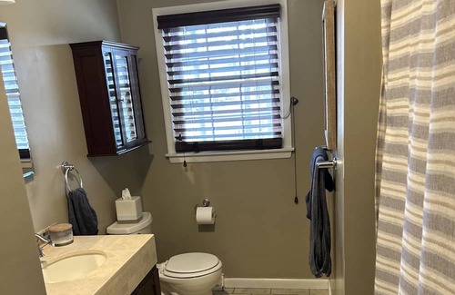 Williston North Casa | Spacious 5-bedroom house 2 miles from Burlington Airport