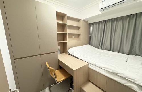 Central Business District Condominio | Luxurious 2-bedroom, furnished condo in Shenzhen Futian with AC & heating