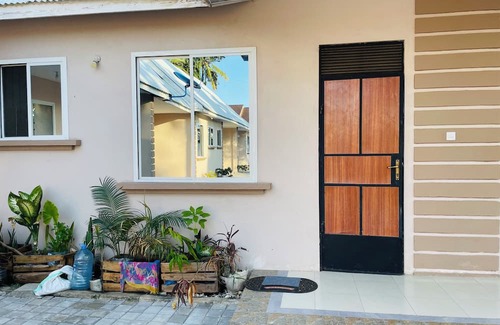Horley Apartamento | 10 minutes to the indian ocean beach! Suitable for longer and short stays