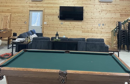 La Grange Casa | Spacious 6-bedroom house in charming La Grange with AC, WiFi