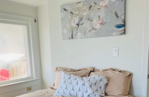 Central Elgin Cabaña | Tranquil Coastal Escape, minutes to Port Stanley Beach. Pet-Friendly!