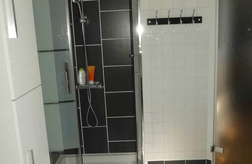 Bourges Apartamento | Homerez - Beautiful studio for 4 ppl. at Bourges