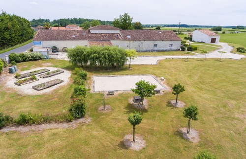Brives-sur-Charente Apartamento | Le Vignoble, Appartement Avec vue sur Jardin