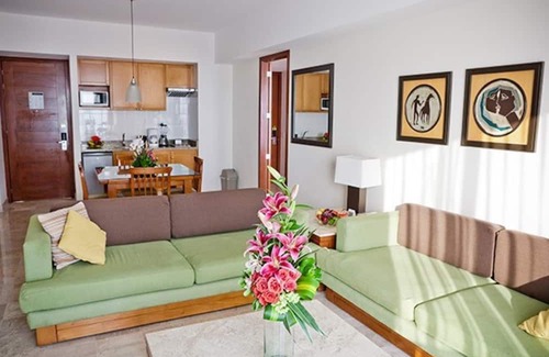 Costa Azul Complejo | Spacious 1-Bedroom Suite With Kitchen and Balcony