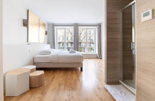 Quartier de la Goutte-d'Or Apartamento | Luxe, State of the Art Suite near Montmartre