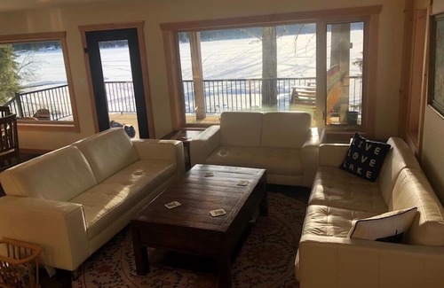 Eagle Creek Cabaña | 4 season timberframe lake house in the pristine Caribou