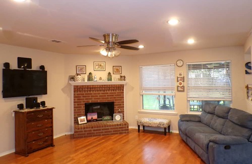 Wylie Casa | Beautiful 5 Bedroom / 3 Bathroom Home in a gorgeous resort type community