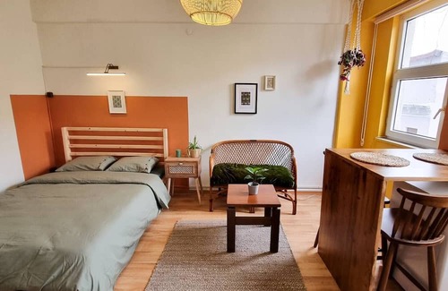 Gumussuyu Mahallesi Casa | Bright and lively studio in Cihangir Taksim