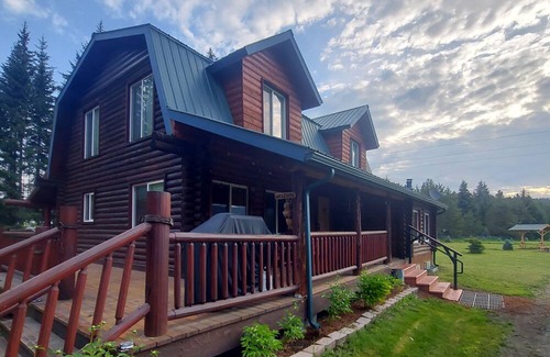 Whitefish Cabina | Fabulous Whitefish Cabin 7 mins. from downtown Whitefish. 30 mins from Glacier