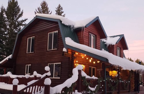 Whitefish Cabina | Fabulous Whitefish Cabin 7 mins. from downtown Whitefish. 30 mins from Glacier