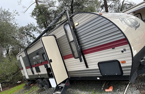 Happy Valley Casa | Cozy small camper in a quiet neighborhood and enjoy the sounds of nature