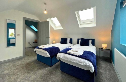 Doncaster Casa | Modern 3 Bedroom Home with Parking & Garden